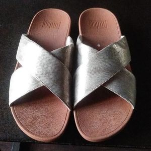 Gold fit flops
